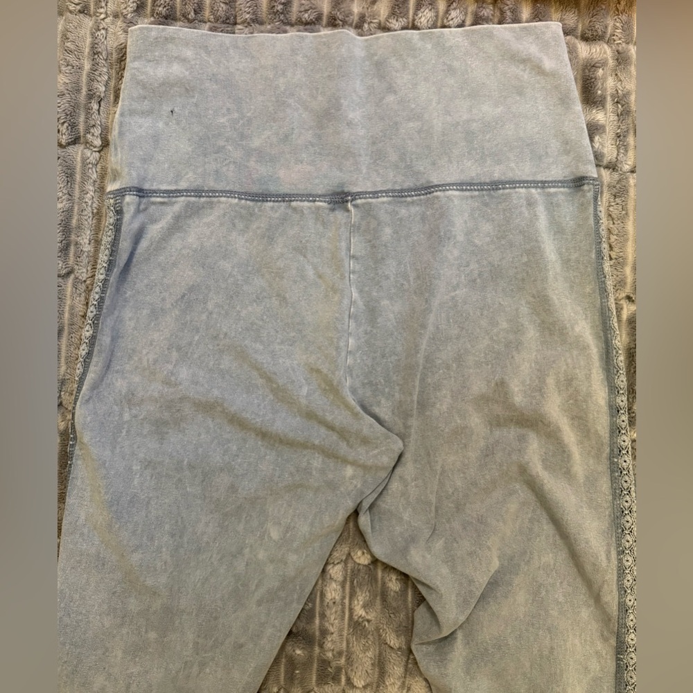 Aerie Mineral wash with lace side High rise leggings light bluish gray - Picture 8 of 11